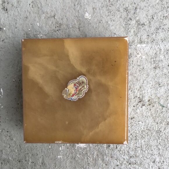 Alabaster trinket box - Picture 4 of 5